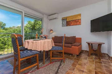 Baška 1-Bedroom Apartment for 2 Guests with Parking