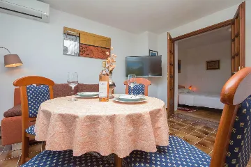 Baška 1-Bedroom Apartment for 2 Guests with Parking