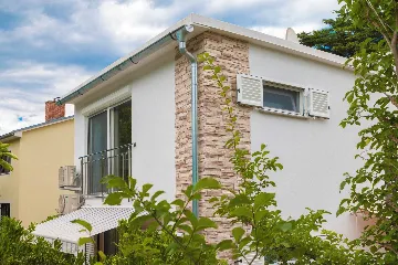 Baška 1-Bedroom Apartment for 2 Guests with Parking