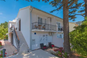 Baška 1-Bedroom Apartment for 2 Guests with Parking
