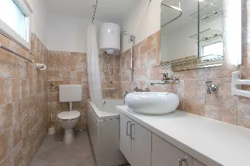 Baška 1-Bedroom Apartment for 2 Guests with Parking