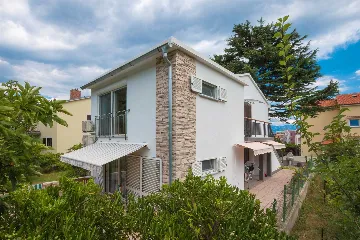 Baška 1-Bedroom Apartment for 2 Guests with Parking