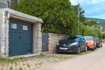 Baška 1-Bedroom Apartment for 2 Guests with Parking