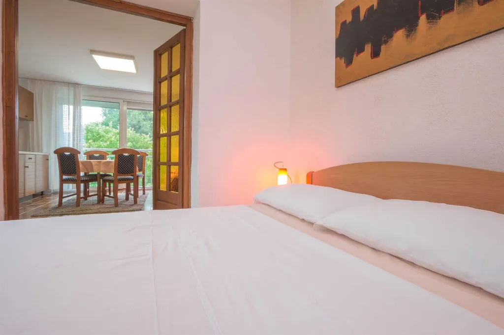 Baška 1-Bedroom Apartment for 2 Guests with Parking