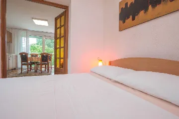 Baška 1-Bedroom Apartment for 2 Guests with Parking