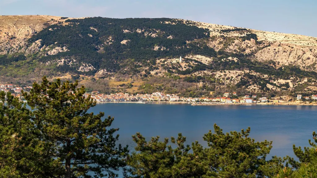 Baška 1-Bedroom Apartment for 2 Guests with Parking