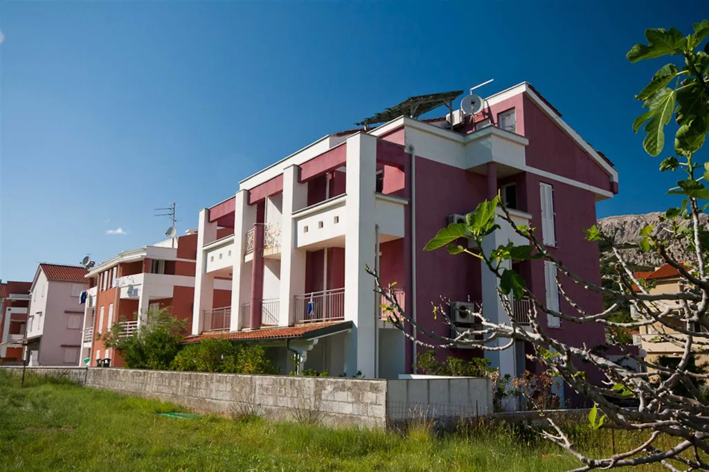 Baška 2-Bedroom Apartment with Terrace & Barbecue
