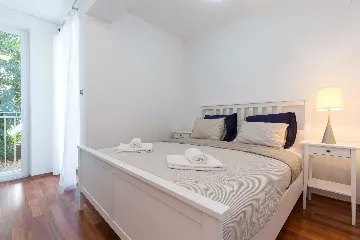 Baška 2-Bedroom Apartment with Terrace & Barbecue