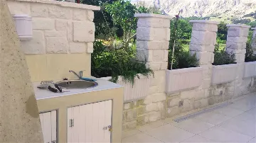 Baška 2-Bedroom Apartment with Terrace & Barbecue