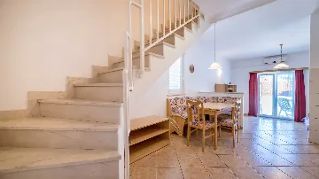 Two-Floor Apartment with Balcony & Terrace in Baška