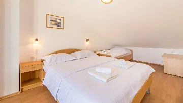 Two-Floor Apartment with Balcony & Terrace in Baška