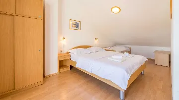 Two-Floor Apartment with Balcony & Terrace in Baška