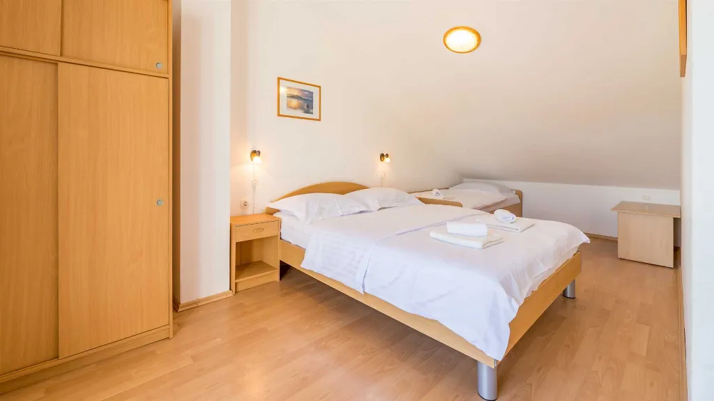 Two-Floor Apartment with Balcony & Terrace in Baška