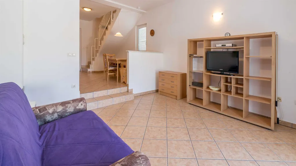 Two-Floor Apartment with Balcony & Terrace in Baška