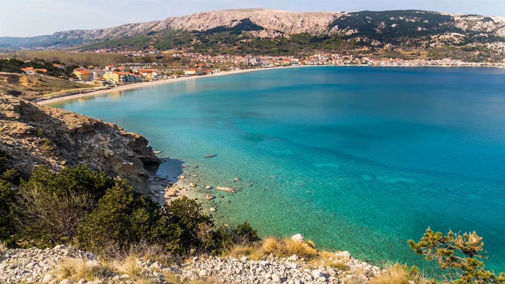 Two-Floor Apartment with Balcony & Terrace in Baška