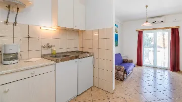 Baška Apartment for Up to 4 Guests with Balcony