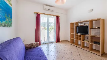 Baška Apartment for Up to 4 Guests with Balcony