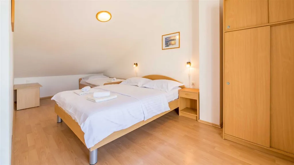 Baška Apartment for Up to 4 Guests with Balcony
