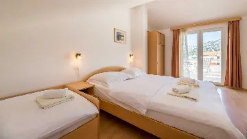 Baška Apartment for Up to 4 Guests with Balcony