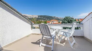 Baška Apartment for Up to 4 Guests with Balcony