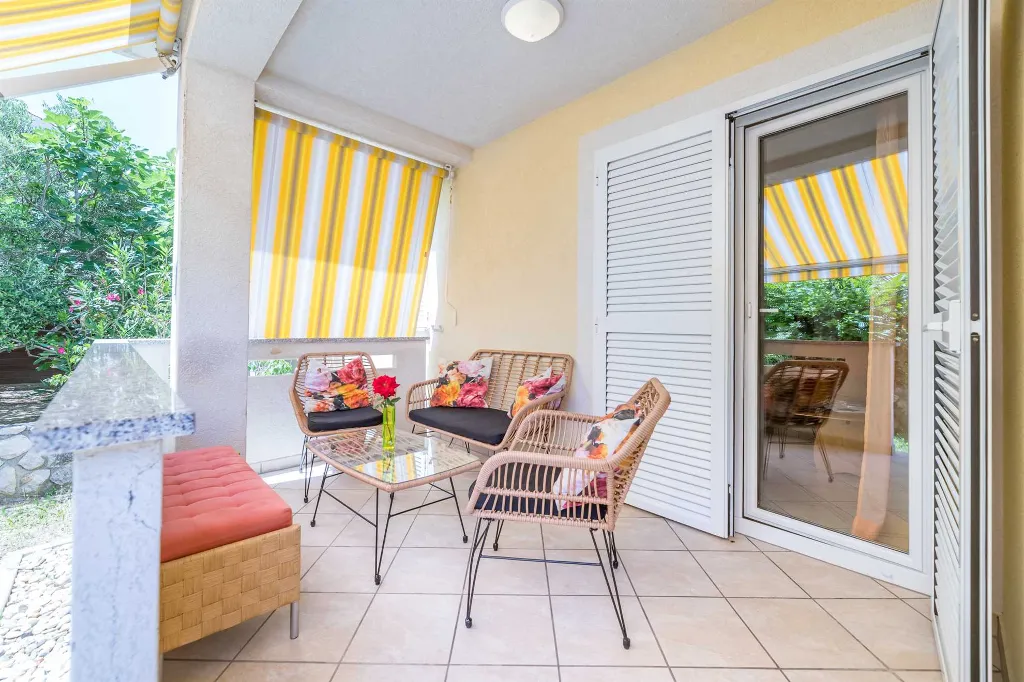 2-Bedroom Apartment in Baška for up to 5