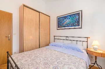 Apartment with Terrace and Sea View in Baška