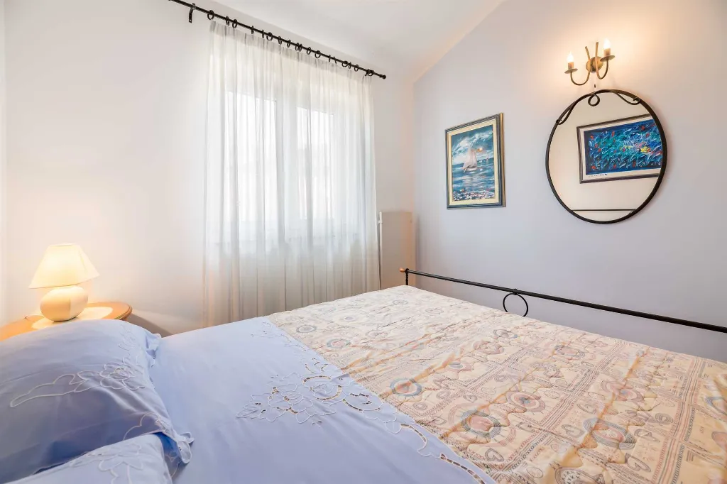 Apartment with Terrace and Sea View in Baška