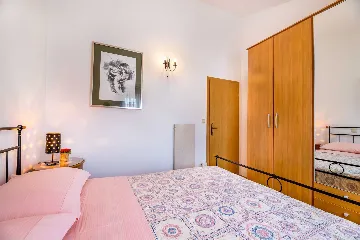 Apartment with Terrace and Sea View in Baška