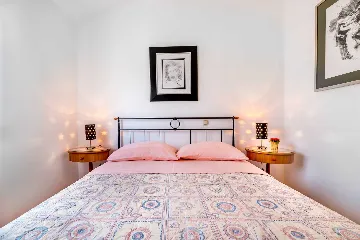 Apartment with Terrace and Sea View in Baška