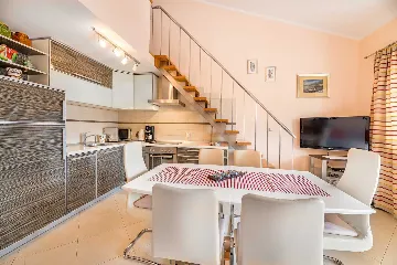 Apartment with Terrace and Sea View in Baška