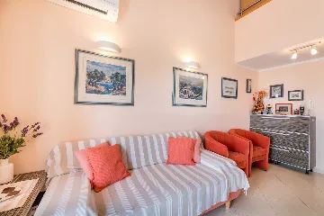 Apartment with Terrace and Sea View in Baška