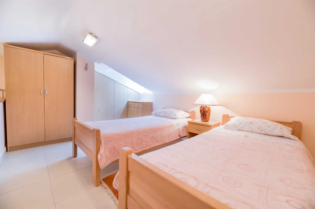 Apartment with Terrace and Sea View in Baška