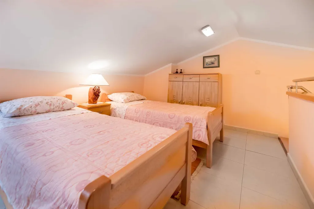 Apartment with Terrace and Sea View in Baška