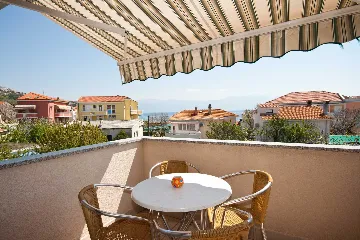 Apartment with Terrace and Sea View in Baška