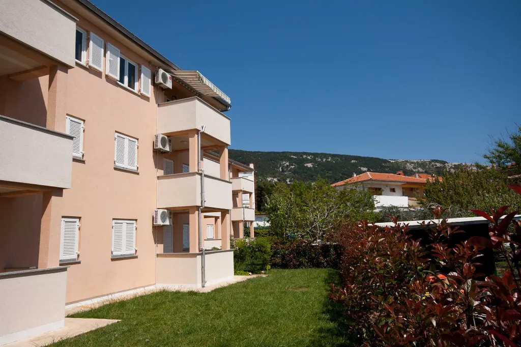 Apartment with Terrace and Sea View in Baška