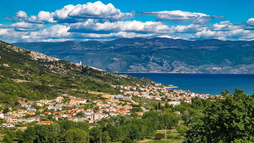 Apartment with Terrace and Sea View in Baška