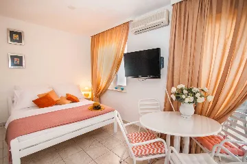 Studio in Baška with Sea-View Terrace