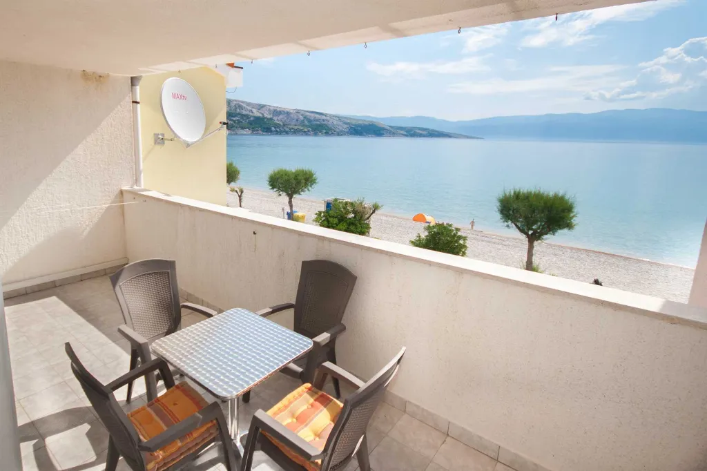 Studio in Baška with Sea-View Terrace