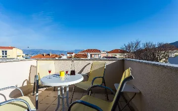 Baška 1-Bedroom Apartment with Sea View for 4