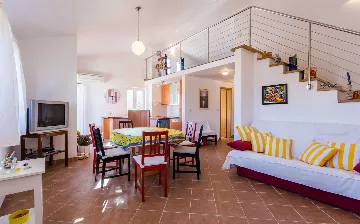 Baška 1-Bedroom Apartment with Sea View for 4