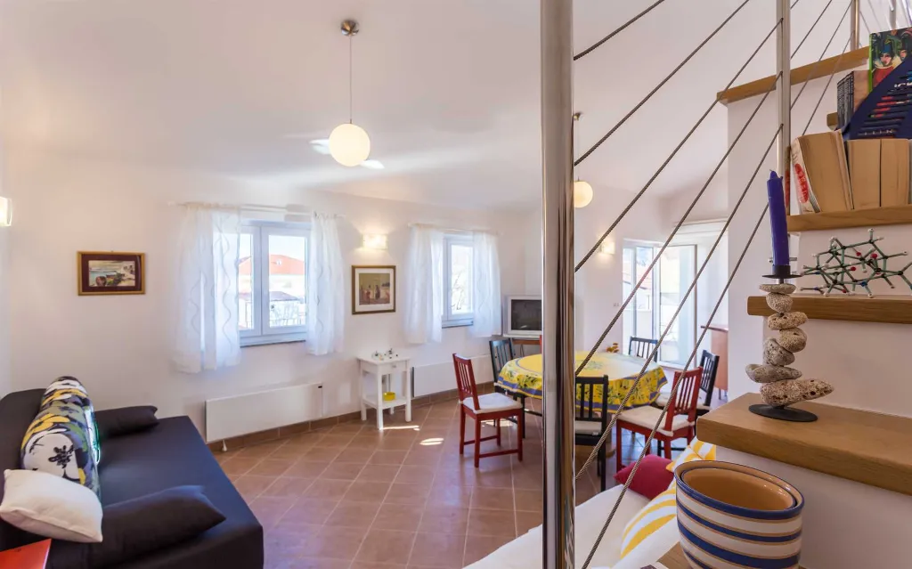 Baška 1-Bedroom Apartment with Sea View for 4