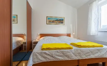 Baška 1-Bedroom Apartment with Sea View for 4