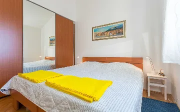 Baška 1-Bedroom Apartment with Sea View for 4