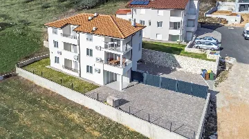 Apartment with Mountain and Sea Views in Baška