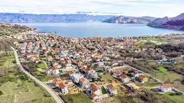 Apartment with Mountain and Sea Views in Baška