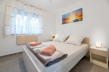 Apartment with Mountain and Sea Views in Baška