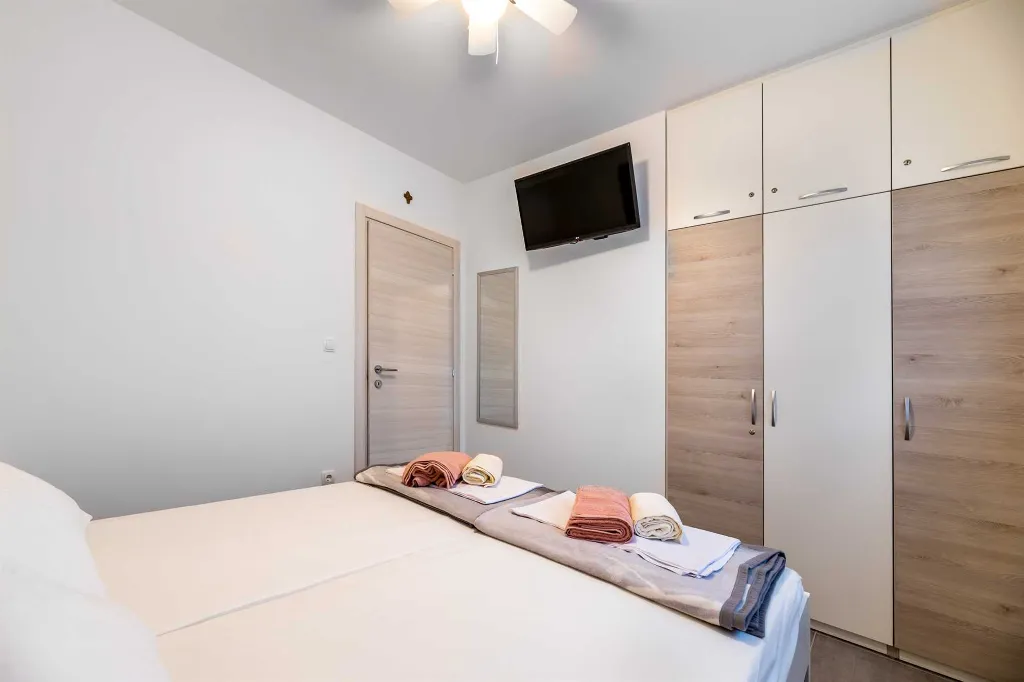 Apartment with Mountain and Sea Views in Baška