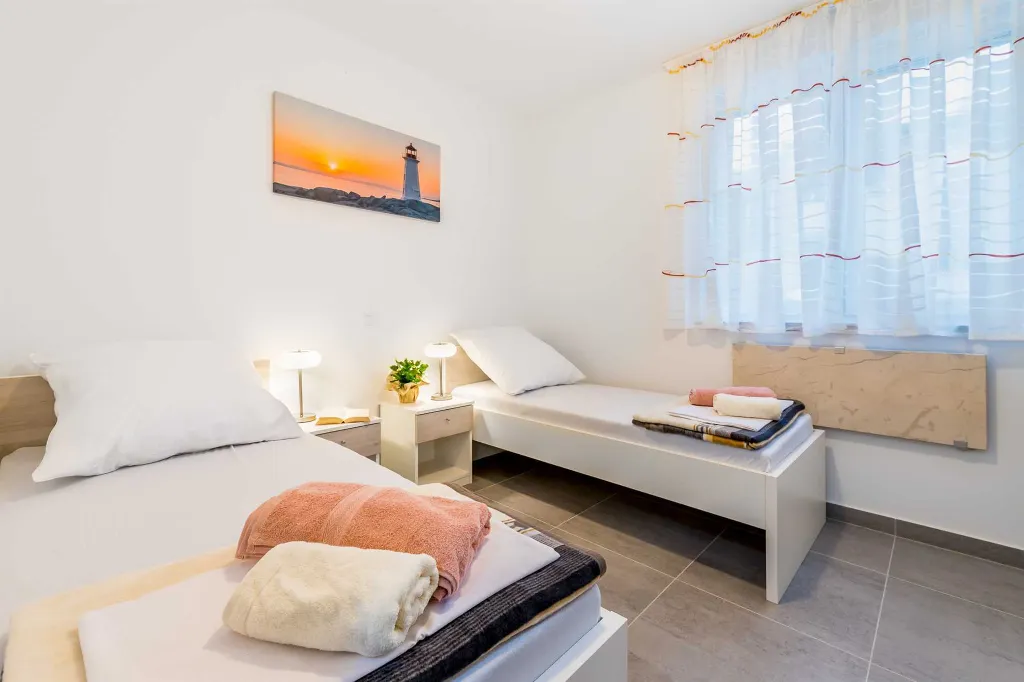 Apartment with Mountain and Sea Views in Baška