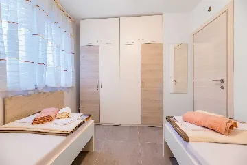 Apartment with Mountain and Sea Views in Baška