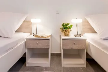 Apartment with Mountain and Sea Views in Baška